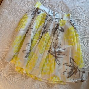 Merona pleated skirt size medium